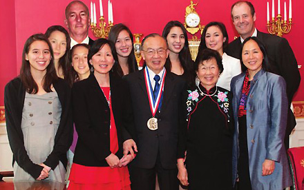 Chien with his family at the 2010 National Medal of Science Award cevemony on 21 October 2011.